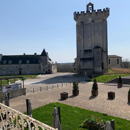 Appartement Face Au Donjon Pons Exteriér fotografie